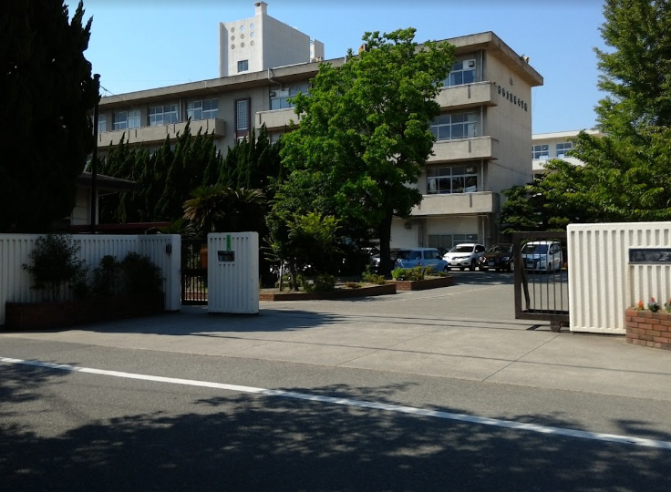 中学校　荒井中学校（中学校）まで1084m