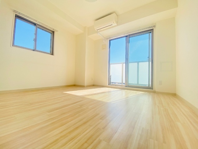 居室・リビング　１１０３号室内装写真転載