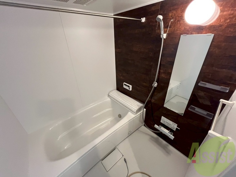 バス・シャワールーム　お風呂になります。一日の疲れを癒してくださいね。