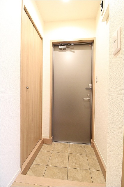 玄関　※他号室参考写真