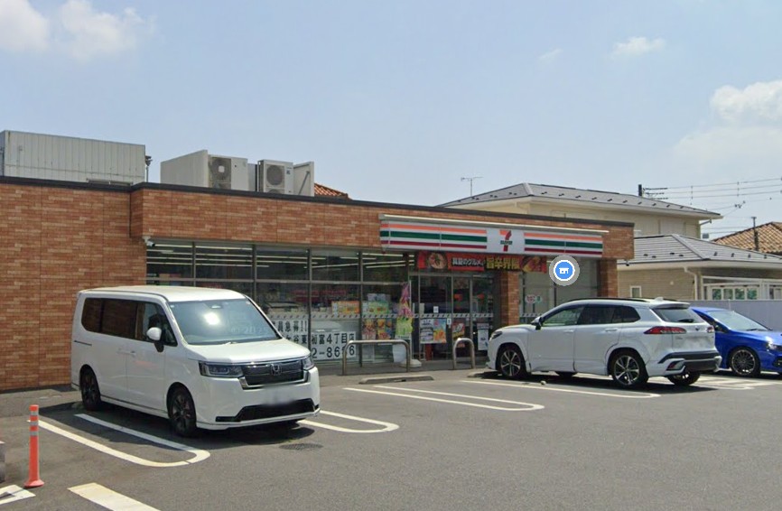コンビニ　セブンイレブン鎌ケ谷東初富4丁目店（コンビニ）まで595m