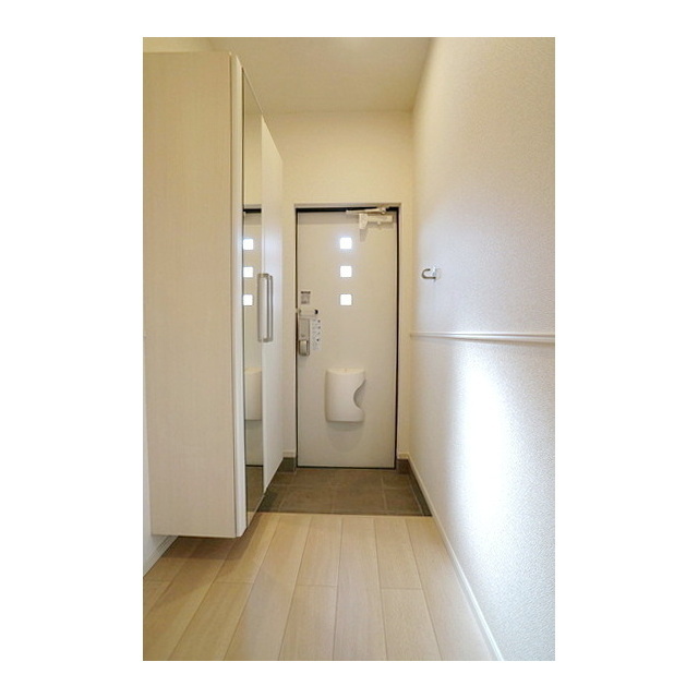 玄関　充実した収納ですっきり玄関