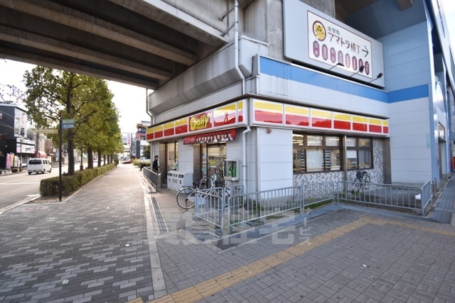 コンビニ　デイリーヤマザキ　阪神出屋敷店（コンビニ）まで227m