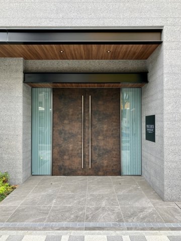 エントランス　建物の内部です