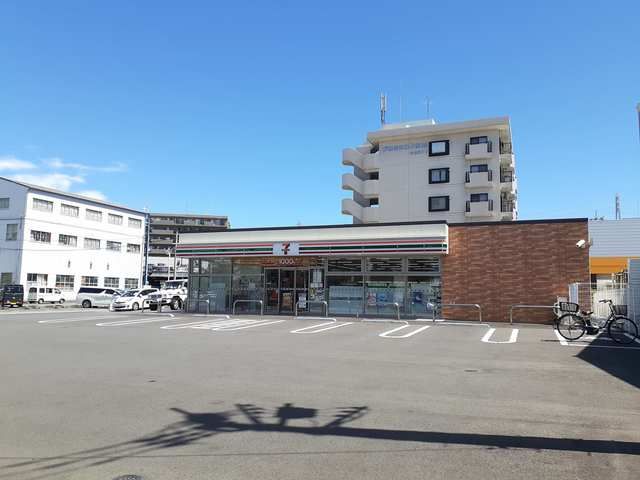 コンビニ　セブンイレブン（コンビニ）まで118m