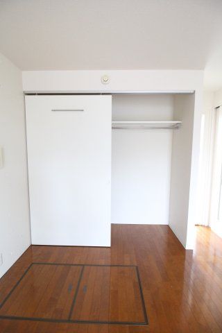 収納　ラフィネ王子　　北区豊島2