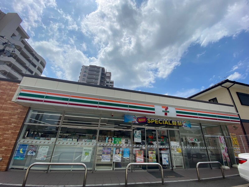 コンビニ　セブンイレブン宗像赤間駅前店（コンビニ）まで301m