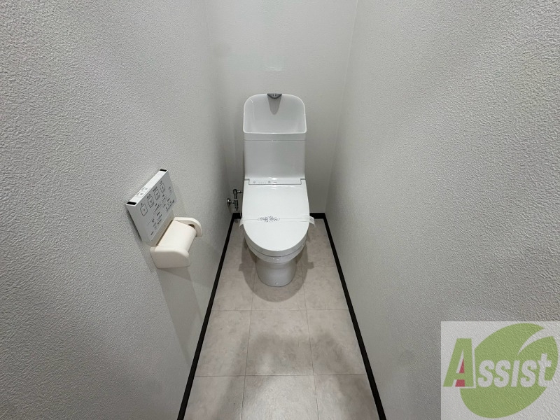 トイレ　こちらはトイレです。清潔感があり、安心して使用できます。