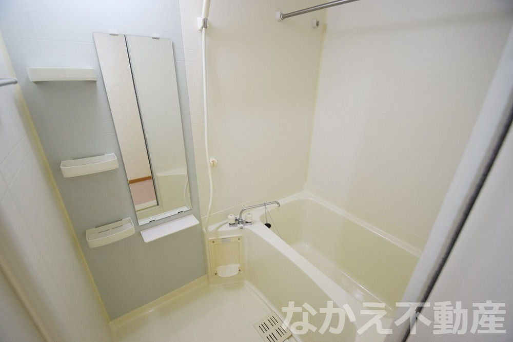 バス・シャワールーム　落ち着いた空間のお風呂です