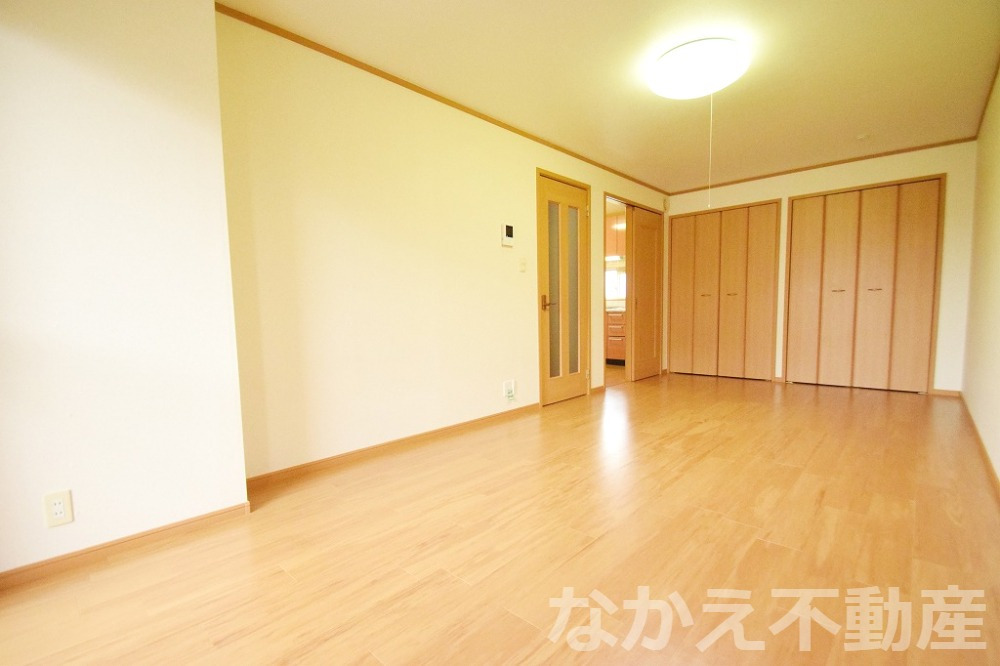 その他部屋・スペース　開放的な寝室です