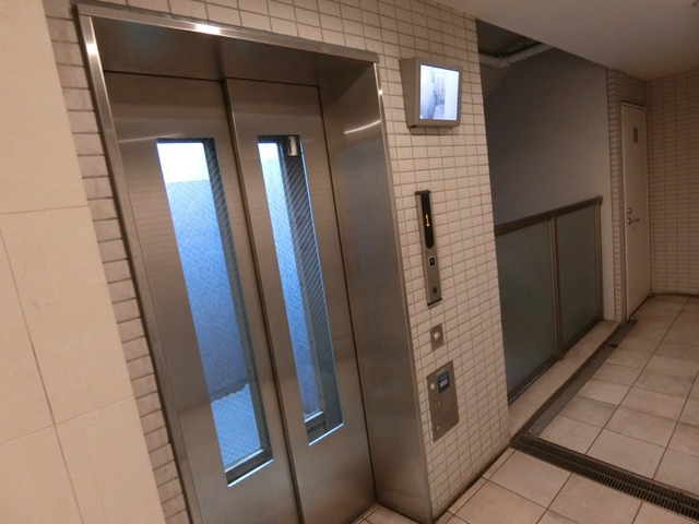 その他共有部分　エレベータ内モニタ付
