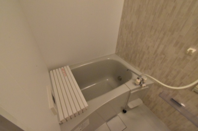 バス・シャワールーム　同一建物内１１０号室内装写真転載