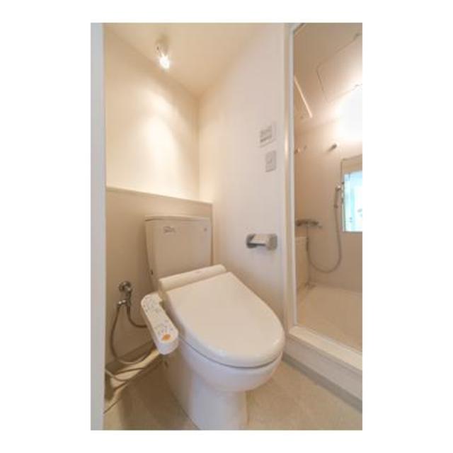 トイレ　※写真は同タイプ住戸です。