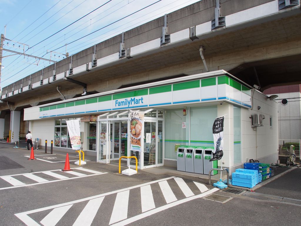 コンビニ　ファミリーマート船橋印内三丁目店（コンビニ）まで60m