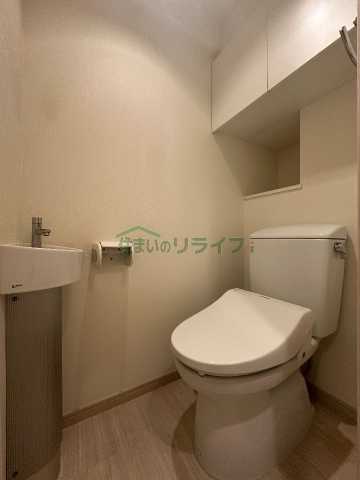 トイレ　別部屋参考写真となります