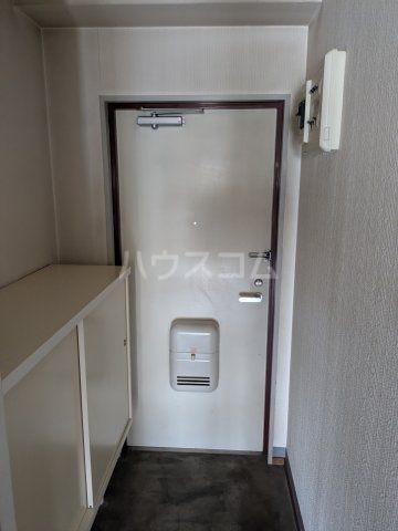 グラスリバーマンション Aの玄関写真