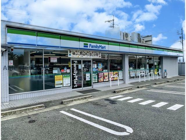 コンビニ　ファミリーマート緑黒沢台一丁目店（コンビニ）まで312m