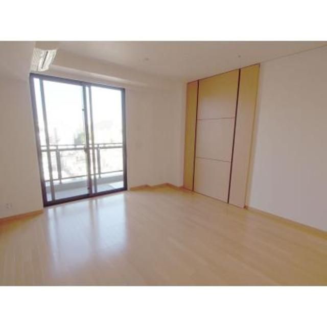 居室・リビング　写真は同タイプ住居です。