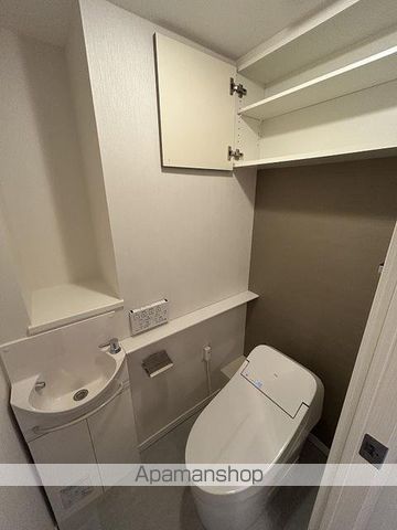 東京メトロ有楽町線 新富町駅 徒歩4分 12階建 築22年のトイレ写真
