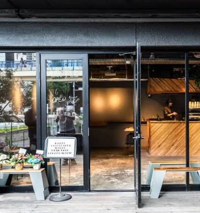 飲食店　私立珈琲小学校（飲食店）まで137m
