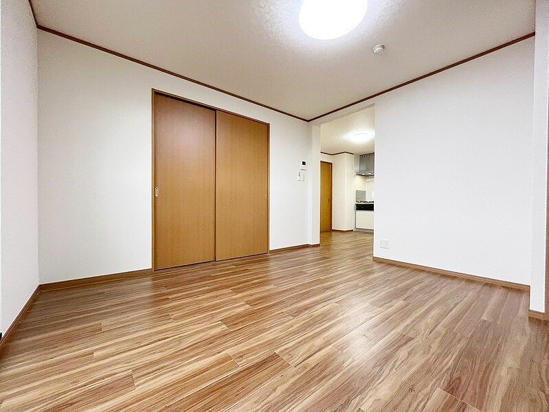 居室・リビング　※他号室写真です