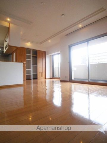 エステムコート谷町六丁目IIアクティーネの居間写真