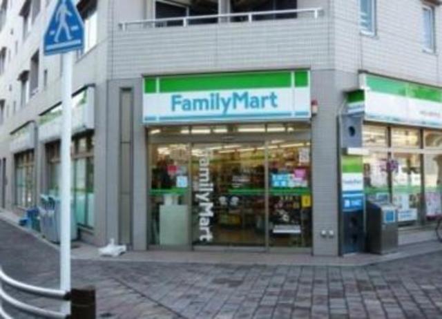 コンビニ　ファミリーマート芦花公園駅南店（コンビニ）まで665m