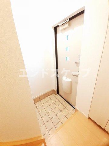 ＪＲ上越線 八木原駅 徒歩41分 3階建 築13年の玄関写真