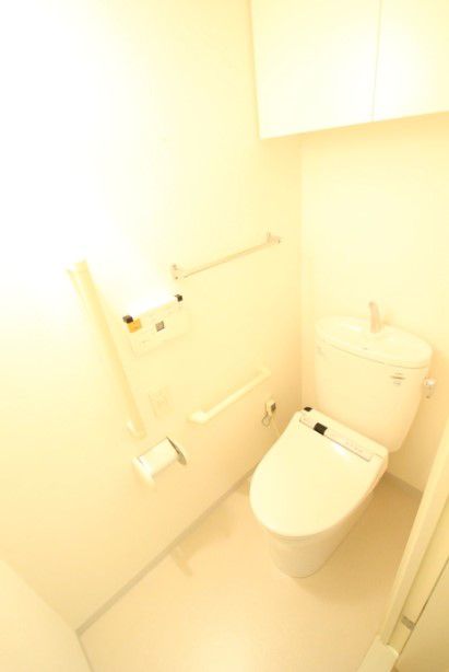 シャレール広尾 1号棟のトイレ写真
