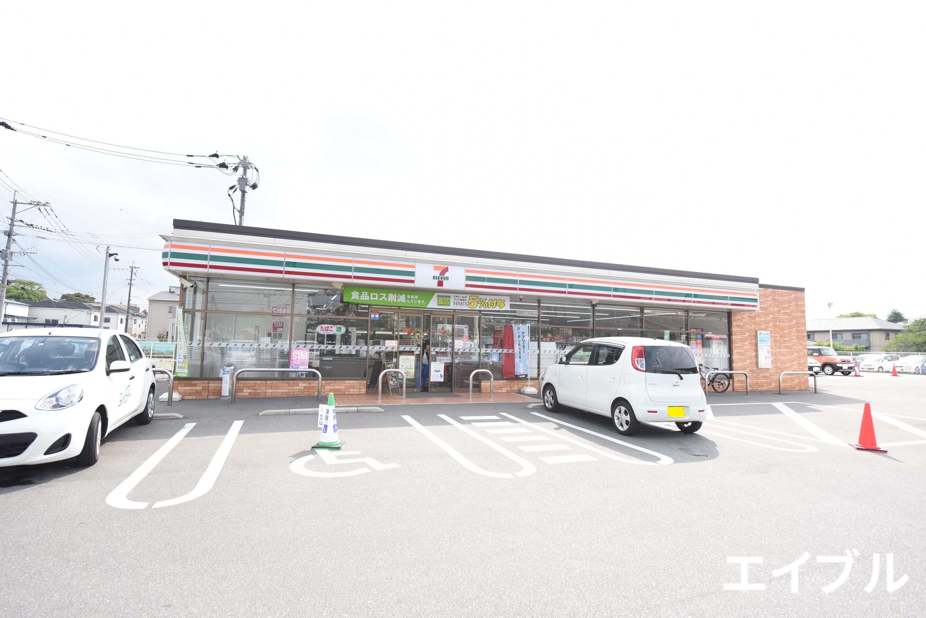 コンビニ　セブンイレブン博多板付5丁目店（コンビニ）まで217m