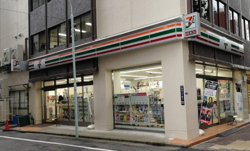 コンビニ　セブンイレブン中央区築地2丁目店（コンビニ）まで207m