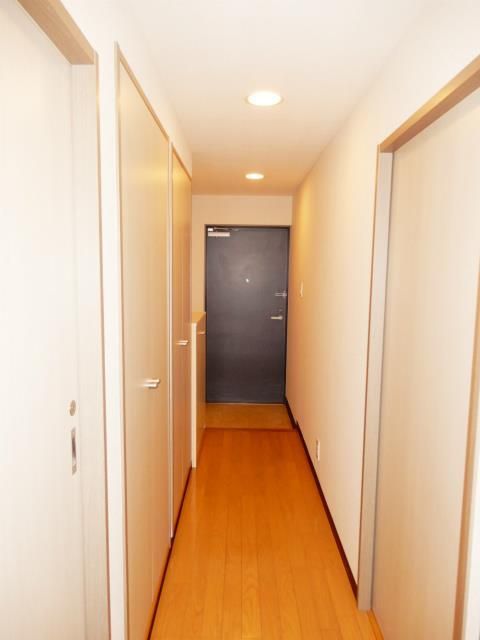 ＪＲ京浜東北線 鶴見駅 徒歩7分 11階建 築19年の玄関写真