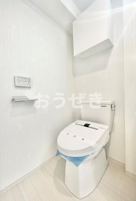 ブルーライン 吉野町駅 徒歩4分 9階建 築8年のトイレ写真