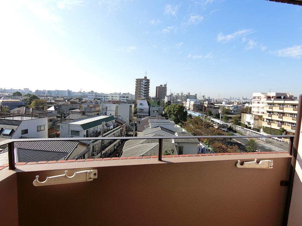 バルコニー　奥行きあるバルコニー　前面棟なし眺望良好。