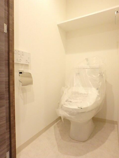 都営大江戸線 練馬駅 徒歩6分 5階建 築11年のトイレ写真