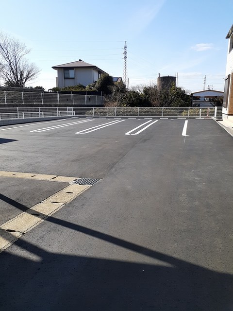 駐車場　駐車スペースもあります☆
