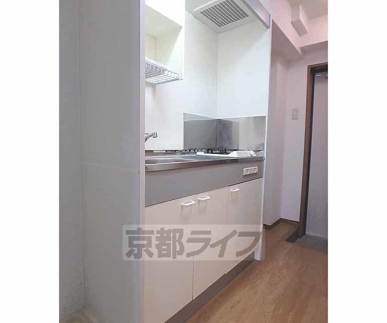 地下鉄烏丸線 北山駅 徒歩4分 3階建 築27年のキッチン写真