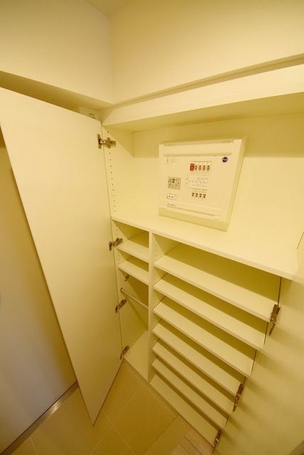 ＪＲ京浜東北線 西川口駅 徒歩10分 11階建 築10年の玄関写真