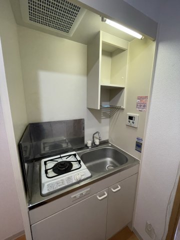 キッチン　(参考)同マンション反転タイプの間取り部屋写真