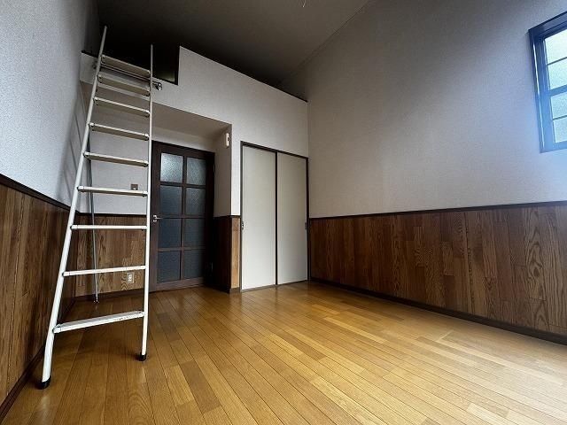 サントラコート南光台の居間写真