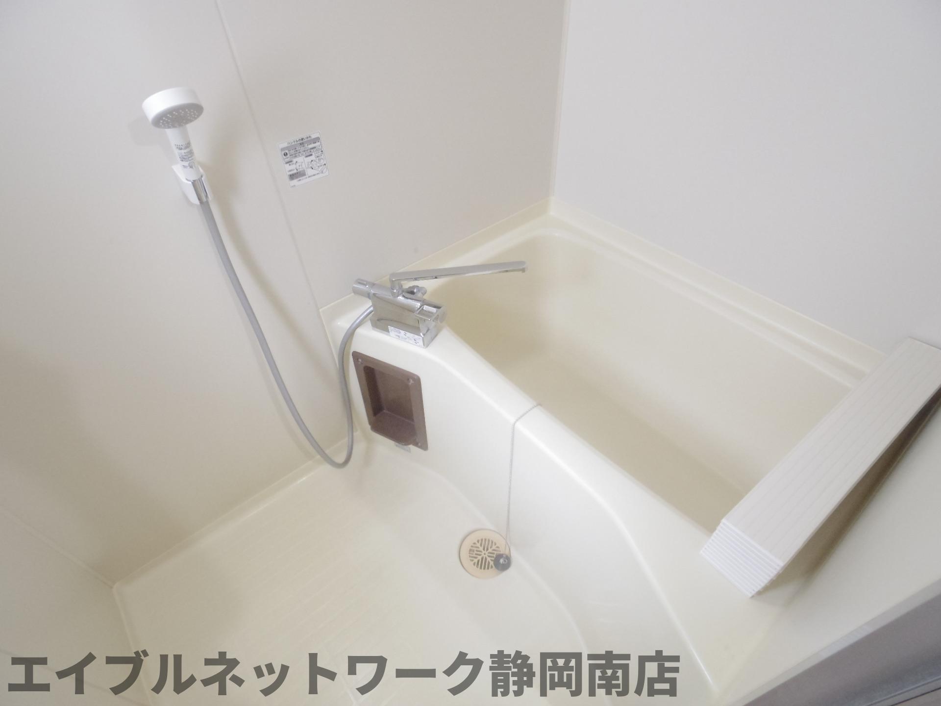 バス・シャワールーム　お風呂で日々の疲れを落としましょう