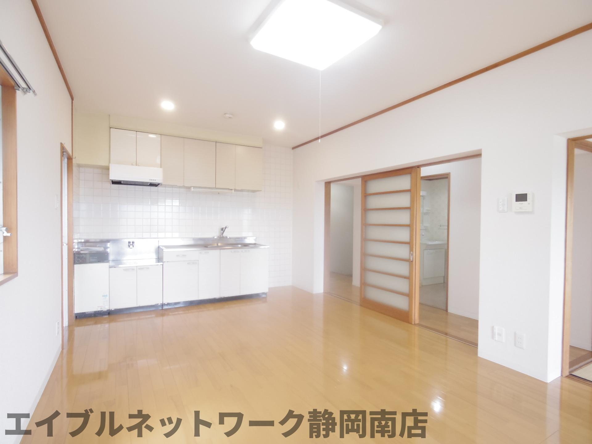 居室・リビング　ゆったり過ごせる居間です