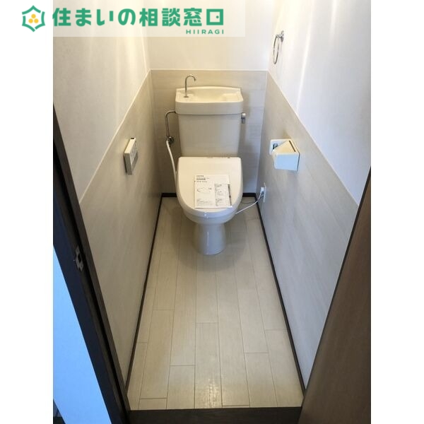 ＪＲ東海道本線 岡崎駅 徒歩25分 3階建 築36年のトイレ写真