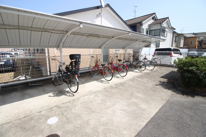 ペルル伊勢田の外観写真