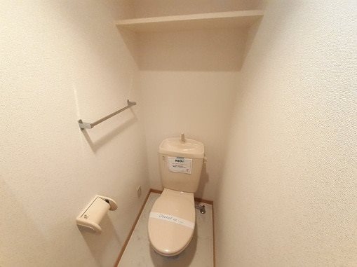 トイレ　※別号室の写真です。