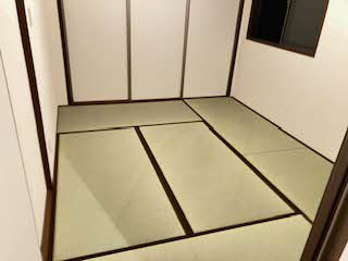 バリュージュ新家の居間写真