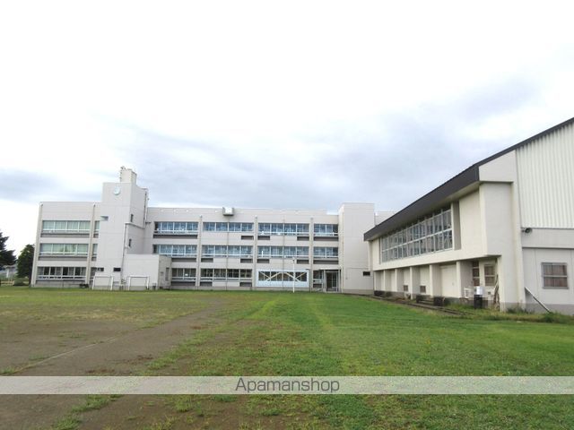 小学校　上越市小学校和田小学校（小学校）まで1914m