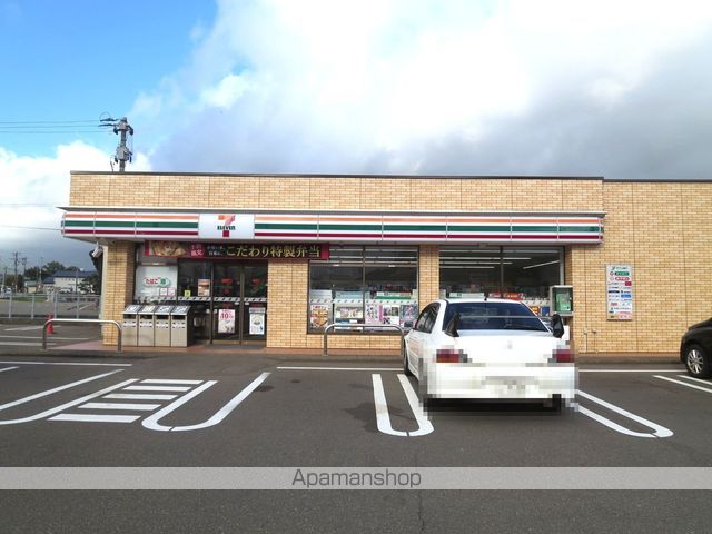 コンビニ　セブンイレブン（コンビニ）まで1906m
