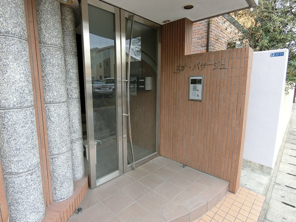 その他　オートロック完備　自転車駐輪可・敷地内ゴミ置場
