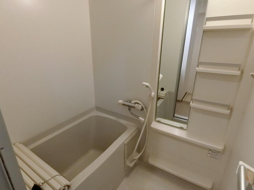 トイレ　サーモスタット水栓採用